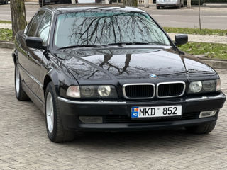 BMW 7 Series foto 2