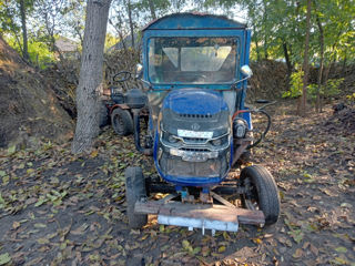 Tractorul e samodelni