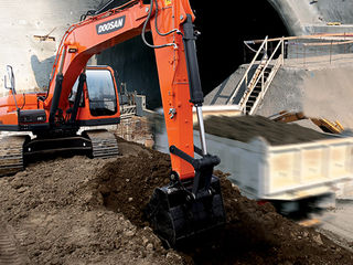 Excavator, bobcat, compactor,kamaz, foto 2