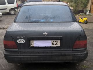 Nissan Sunny foto 2