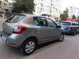 Dacia Sandero foto 1