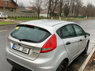 Ford Fiesta foto 5