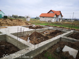 Spre vînzare teren de construcție cu fundație și proiect foto 8