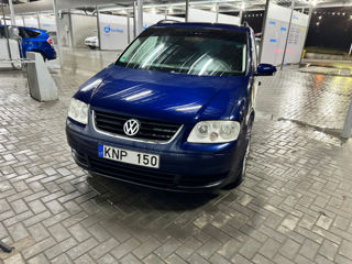 Volkswagen Touran foto 2