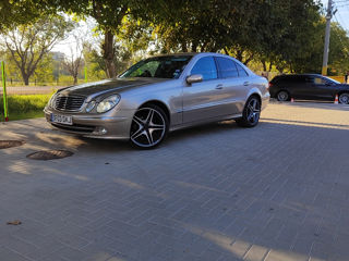 Mercedes E-Class foto 6