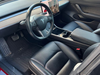 Tesla Model 3 foto 7