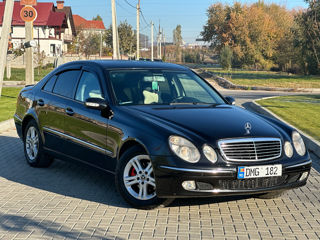 Mercedes E-Class foto 2