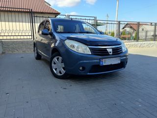 Dacia Sandero foto 1