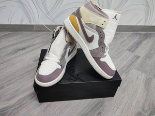 Air Jordan 1 Mid SE Craft Taupe Haze foto 4