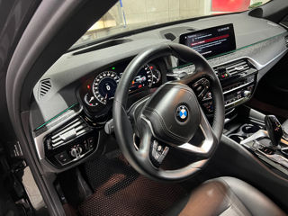 BMW 5 Series foto 8