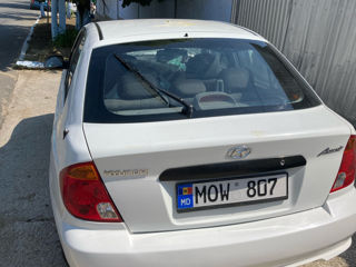 Hyundai Accent foto 8