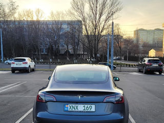 Tesla Model 3 foto 4