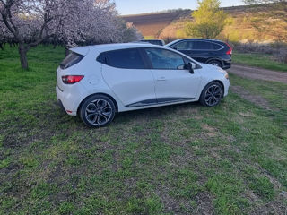 Renault Clio foto 1