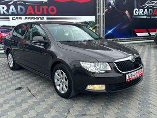 Skoda Superb foto 2