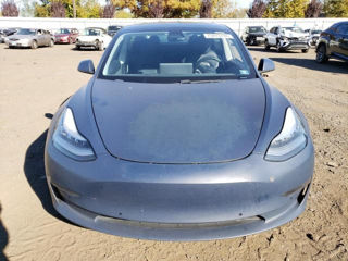 Tesla Model 3 foto 2