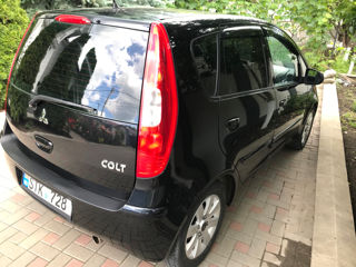 Mitsubishi Colt foto 3