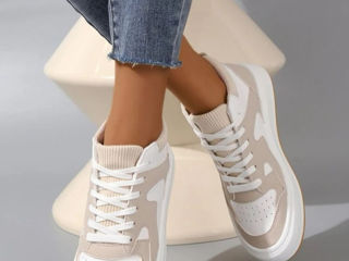 Two Tone High Top Lace-up Front Skate Shoes foto 3