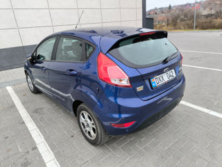 Ford Fiesta foto 7