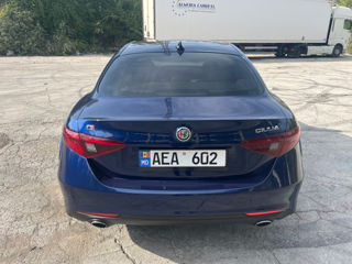 Alfa Romeo Giulia foto 5