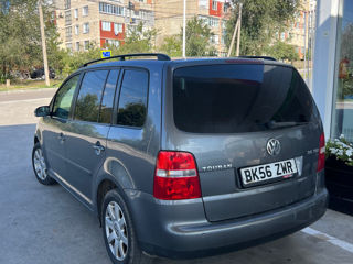 Volkswagen Touran foto 6