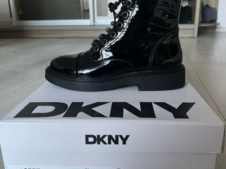 Продаю ботинки DKNY, по выгодной цене! Срочно  foto 0