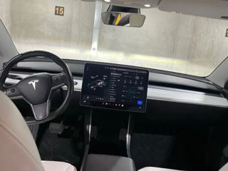 Tesla Model 3 foto 6