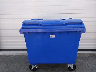 Оцинкованные и пластиковые контейнеры / мусорные баки / урны . foto 4