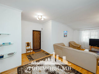 Apartament cu 2 camere, 72 m², Centru, Chișinău foto 9