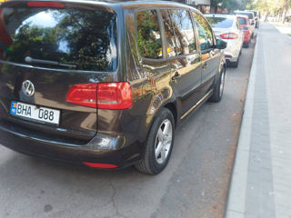 Volkswagen Touran фото 2