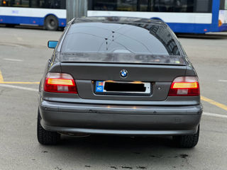 BMW 5 Series foto 5