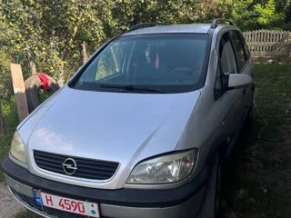 Opel Zafira foto 2