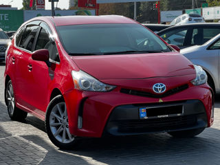 Toyota Prius v foto 4