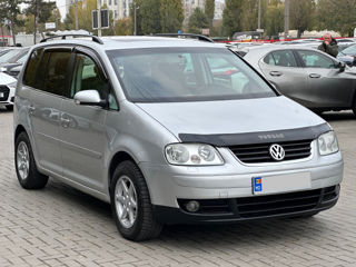 Volkswagen Touran foto 4