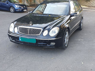 Mercedes E-Class foto 2