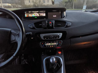 Renault Grand Scenic foto 8