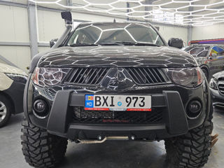 Mitsubishi L200 foto 5