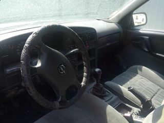 Opel Omega foto 2