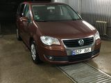 Volkswagen Touran foto 2