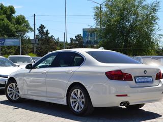 BMW 5 Series foto 4