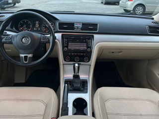 Volkswagen Passat foto 8