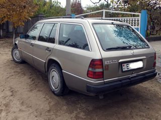 Mercedes Series (W124) foto 3