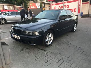 BMW 5 Series foto 4