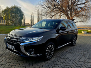 Mitsubishi Outlander foto 2