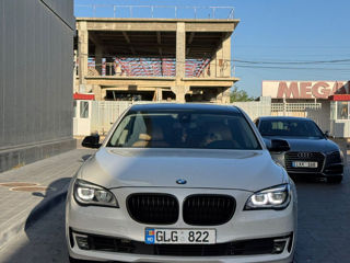 BMW 7 Series foto 3