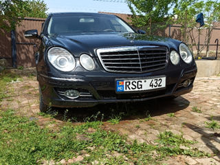 Mercedes E-Class foto 1