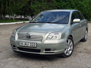 Toyota Avensis foto 1