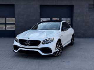 Mercedes E-Class foto 2