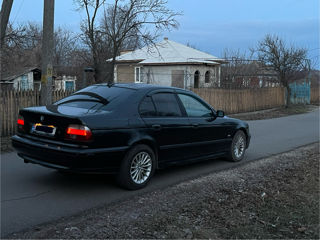 BMW 5 Series foto 4