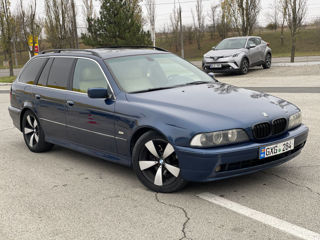 BMW 5 Series foto 2