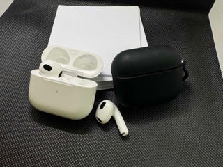 Căşti Apple AirPods 3- 1690 lei foto 2